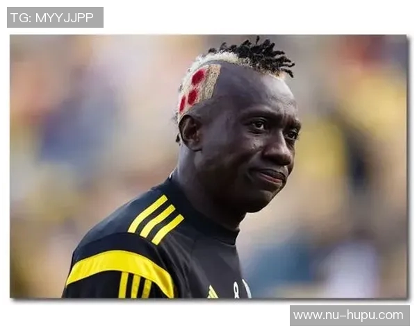 学球星拍出高水平足球自拍照，轻松掌握技巧展现运动风采